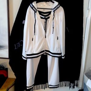 KARL LAGERFELD PARIS SPORT SET TOP SIZE M BOTTOM SIZE L BRAND NEW WITH TAGS $140